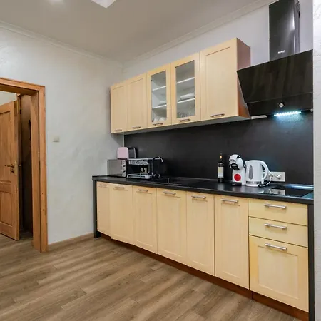 Luminous 2bdr With Balcony & View In The Center Apartamento