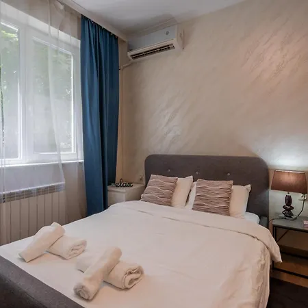 Luminous 2bdr With Balcony & View In The Center Apartamento