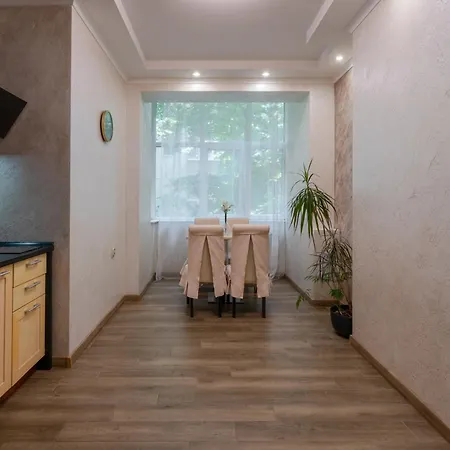 Διαμέρισμα Luminous 2bdr With Balcony & View In The Center