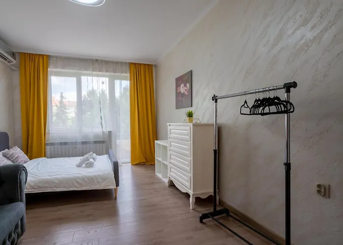 Lägenhet Luminous 2bdr With Balcony & View In The Center *