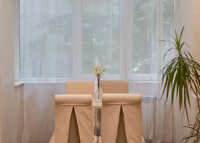 Luminous 2bdr With Balcony & View In The Center *