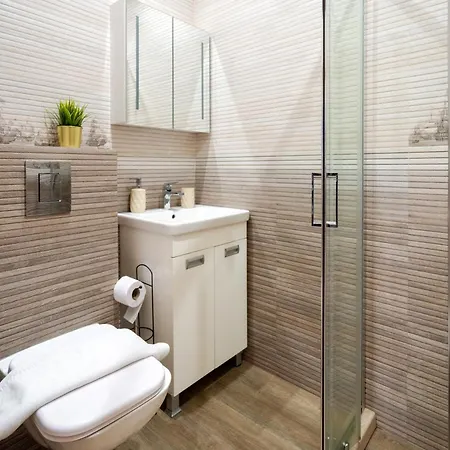 Appartamento Luminous 2bdr With Balcony & View In The Center *