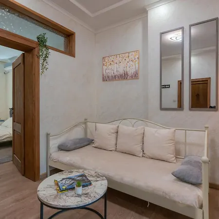 Appartamento Luminous 2bdr With Balcony & View In The Center *