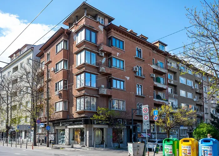 شقة Luminous 2bdr With Balcony & View In The Center *