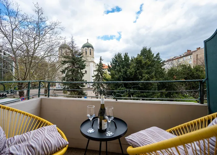 شقة Luminous 2bdr With Balcony & View In The Center