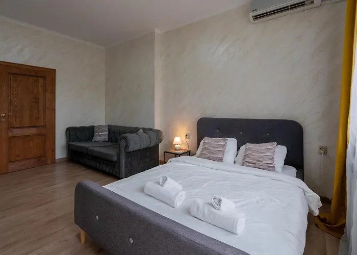 Luminous 2bdr With Balcony & View In The Center شقة صوفيا