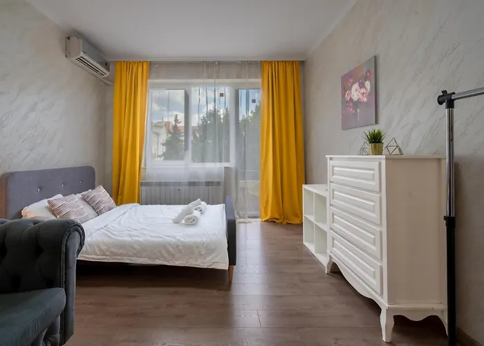 Luminous 2bdr With Balcony & View In The Center شقة