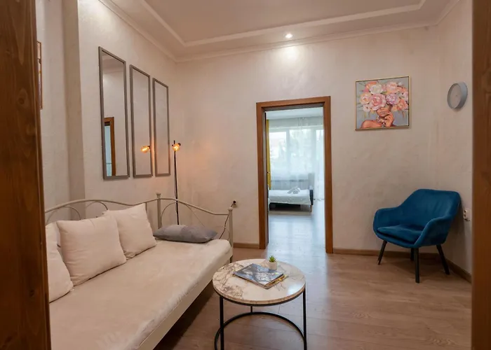 Luminous 2bdr With Balcony & View In The Center شقة صوفيا