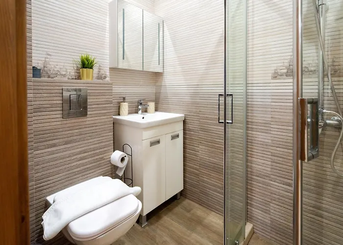 شقة Luminous 2bdr With Balcony & View In The Center *