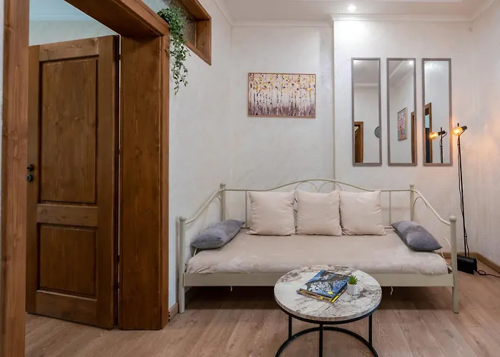 Luminous 2bdr With Balcony & View In The Center شقة صوفيا