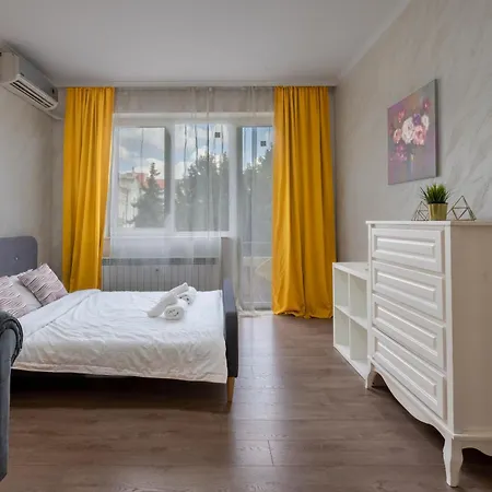 Luminous 2bdr With Balcony & View In The Center Апартаменты