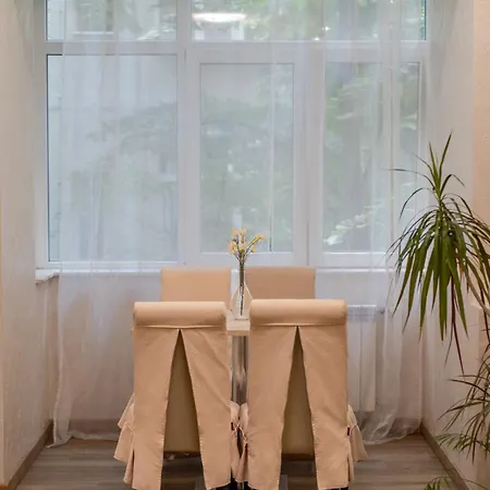 Luminous 2bdr With Balcony & View In The Center *